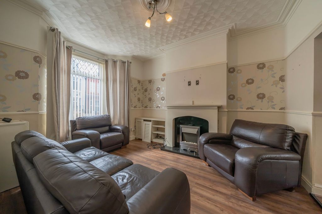 Property photo 2 of 18
