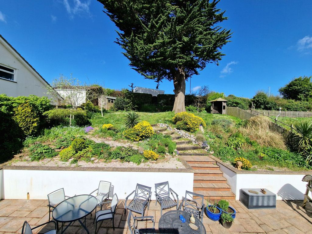 Property photo 2 of 34