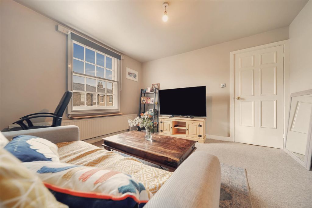 Property photo 2 of 15 73 Berners Street-30.Jpg