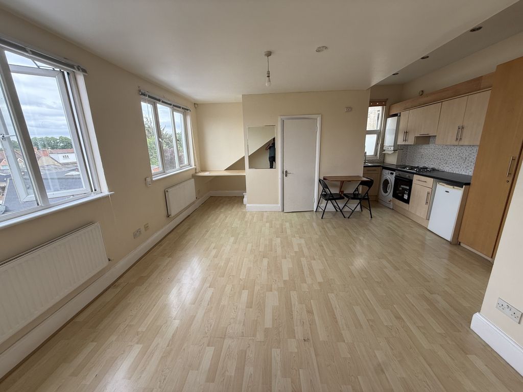 Property photo 2 of 5 Gallery
