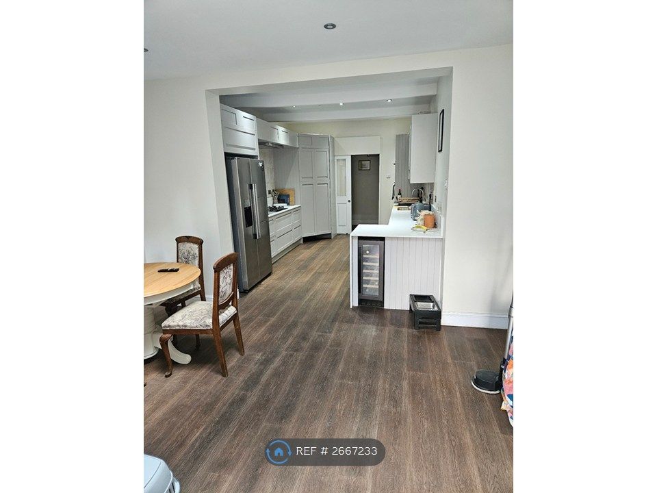 Property photo 3 of 9 Kitchen/Diner