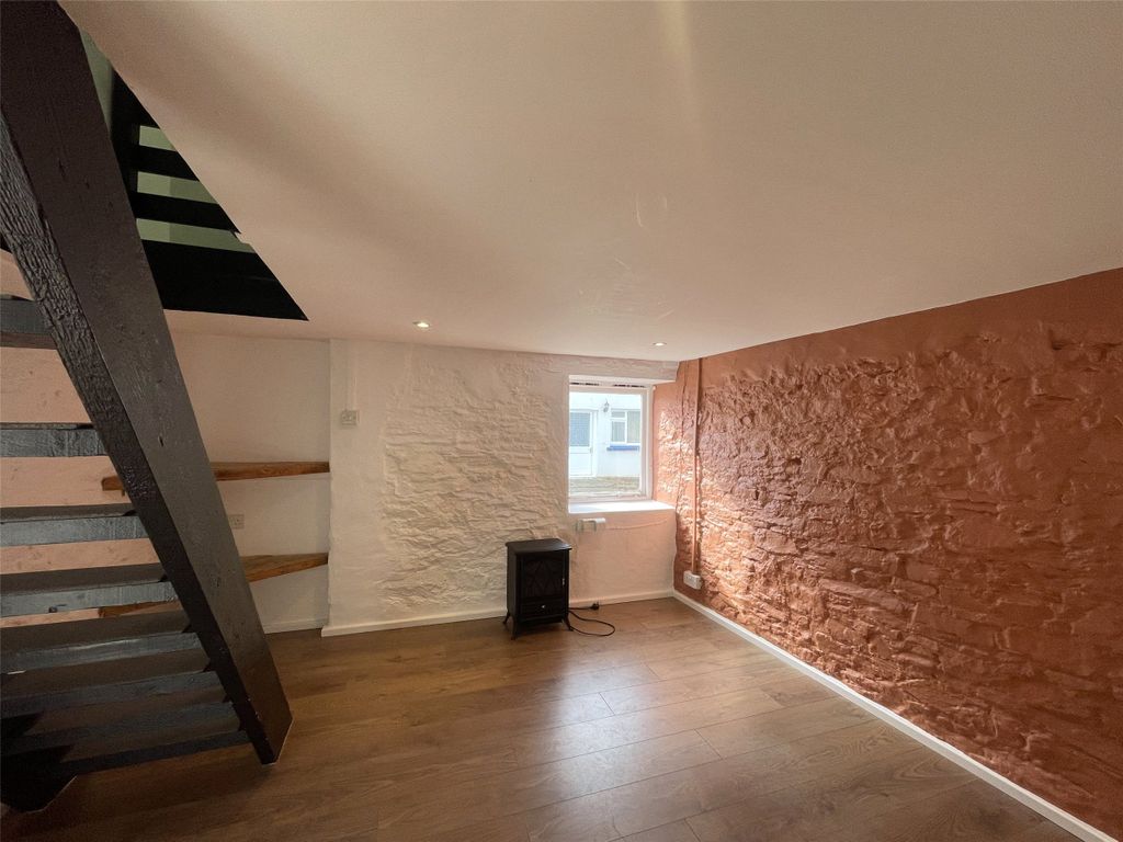 Property photo 2 of 10 Diming Room