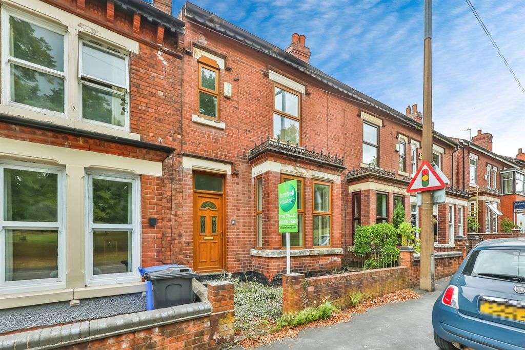 Property photo 2 of 17