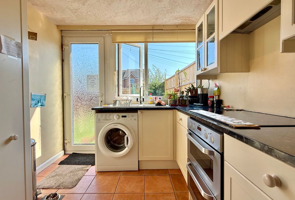Property photo 2 of 13 Img_7082