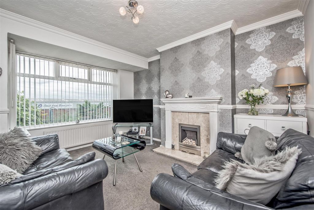 Property photo 2 of 21 Living Room: