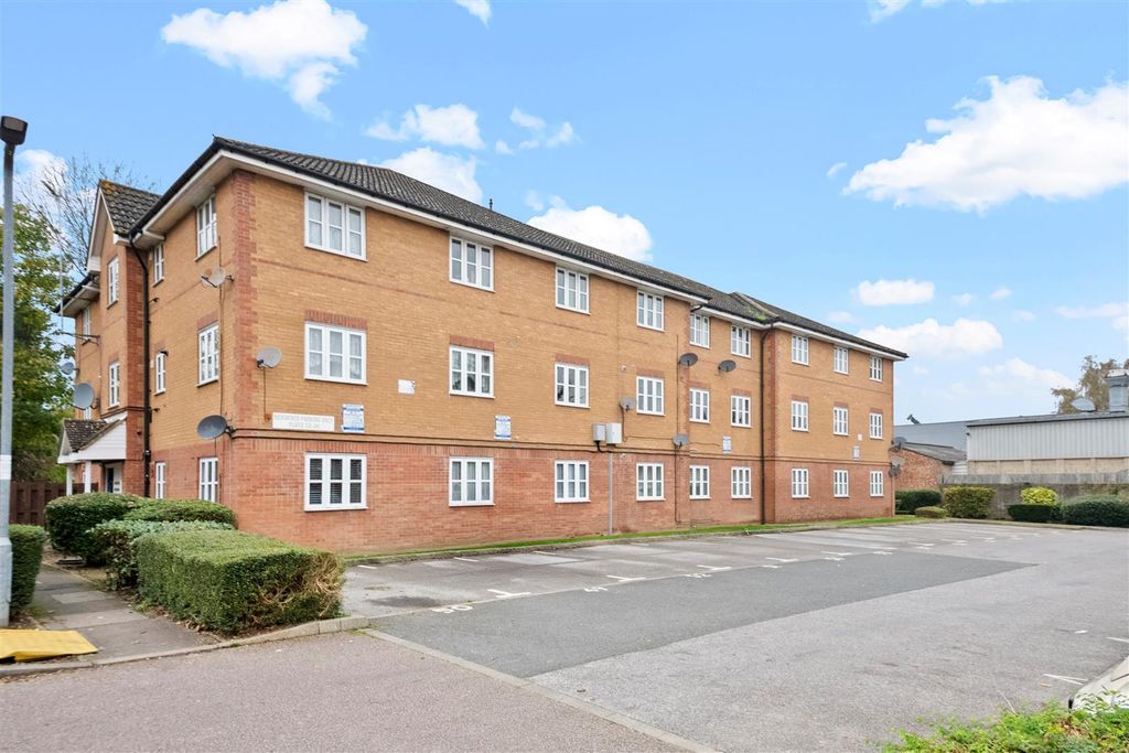 Property photo 1 of 8