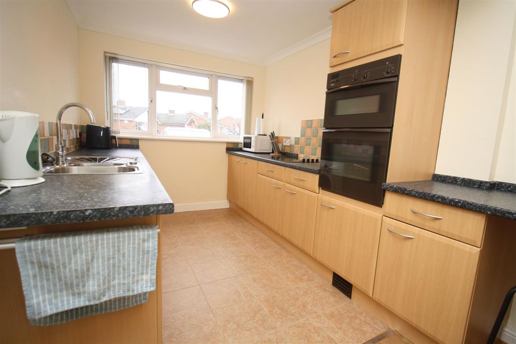 Berry Way, Newton Longville, Milton Keynes MK17, 3 bed semi-detached ...
