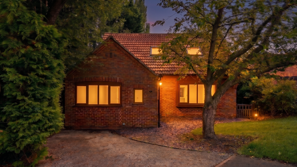 Property photo 2 of 23