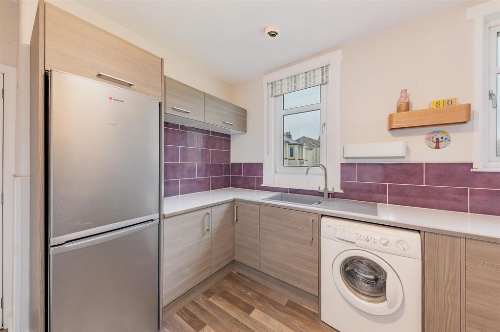 Additional image 5 of 2 bed flat for saleGardner Street, Dundee DD3
