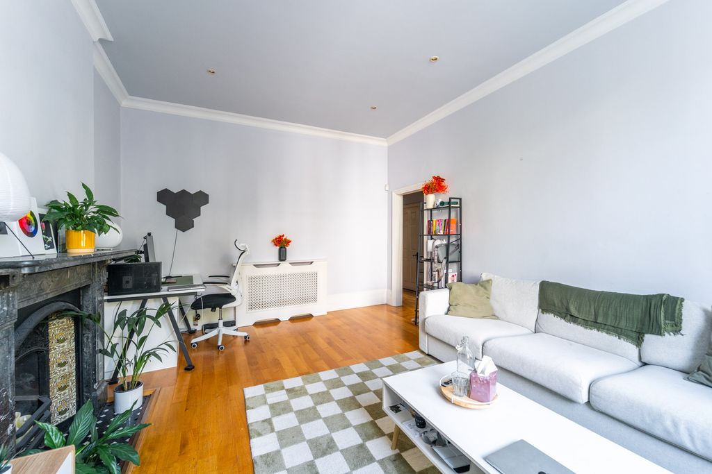 Property photo 3 of 8 Mba05100