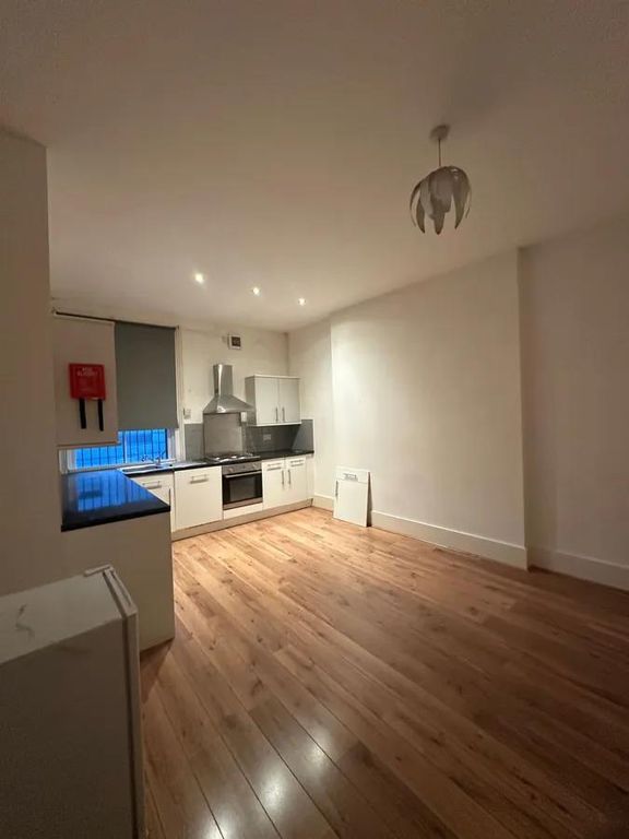 Property photo 2 of 7 Gallery