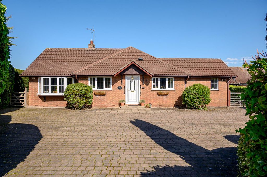Property photo 1 of 18 External