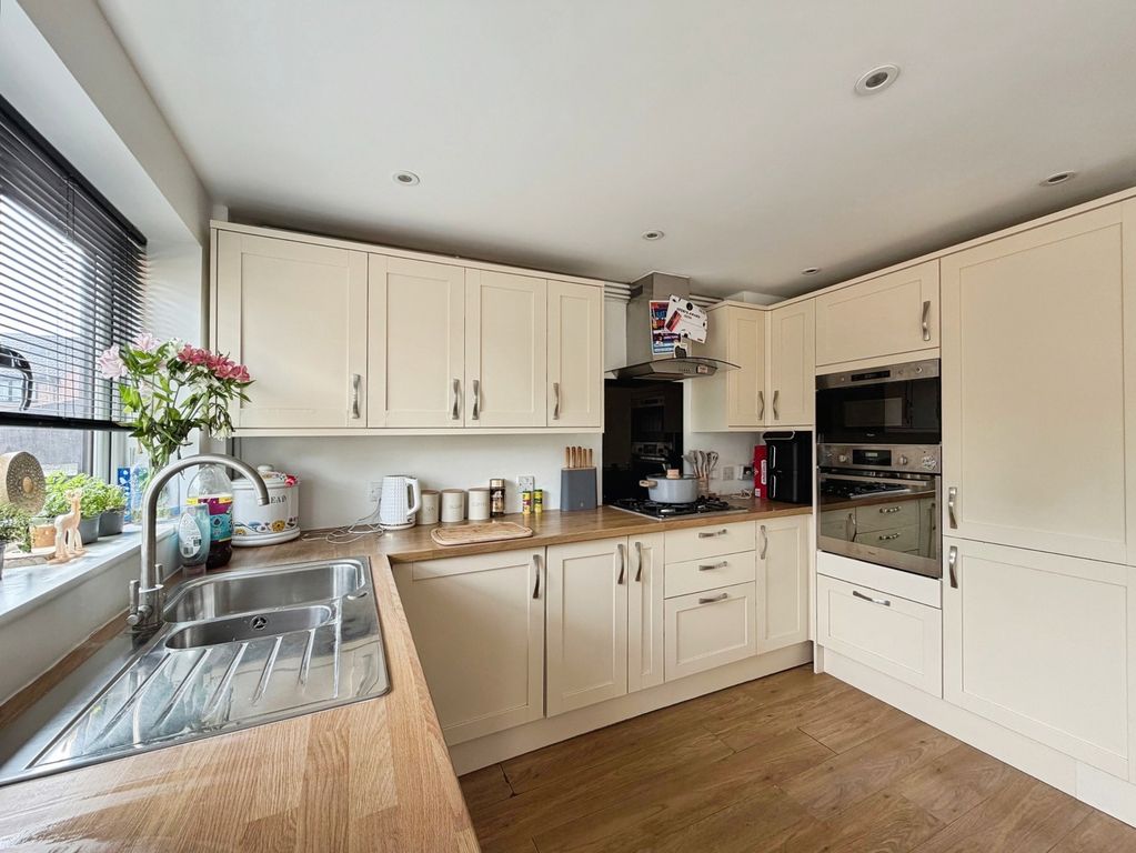 Property photo 2 of 18 Pbox-Img.Jpg