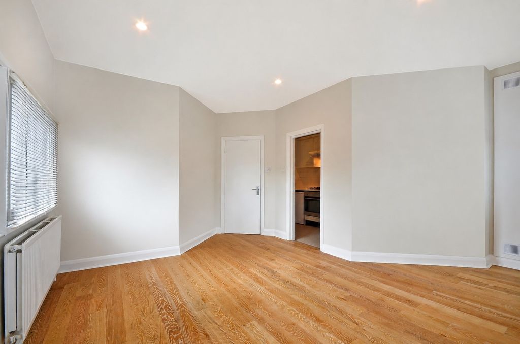 Property photo 1 of 12 496670