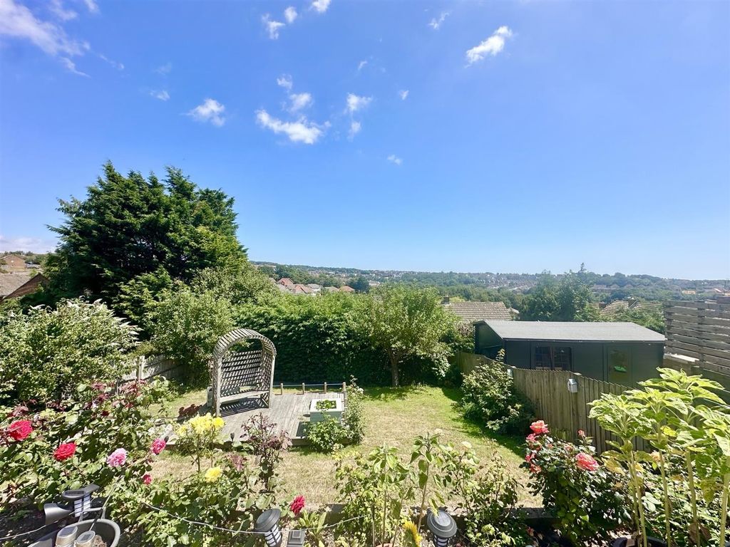 Property photo 2 of 21