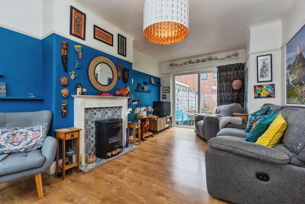 Property photo 2 of 26 Pbox-Img.Jpg