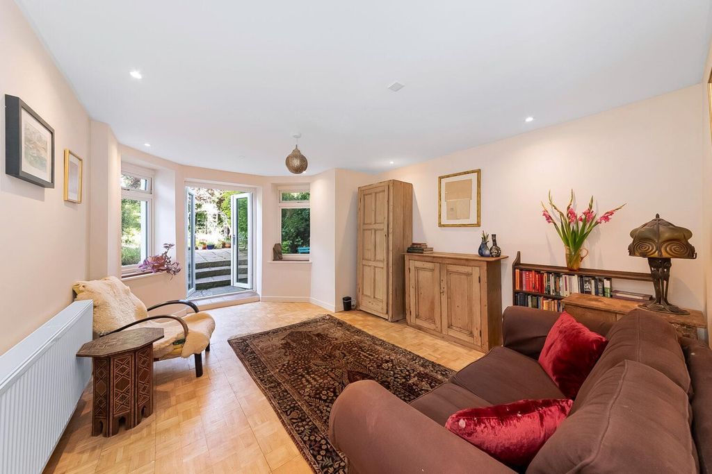 Property photo 2 of 17 2