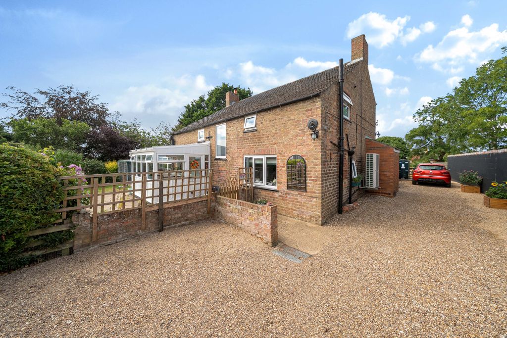 Property photo 2 of 24