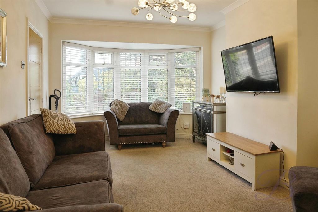 Property photo 3 of 32 3.Jpg