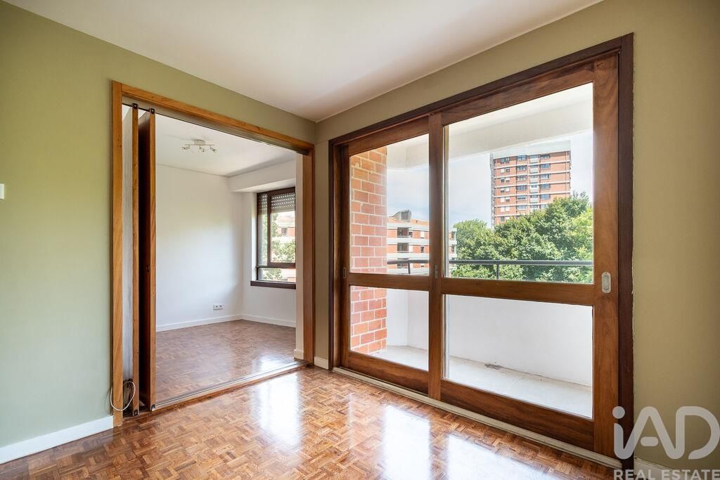 Property photo 2 of 33