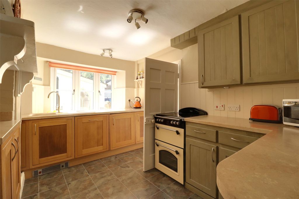 Property photo 2 of 26 Picture No. 29