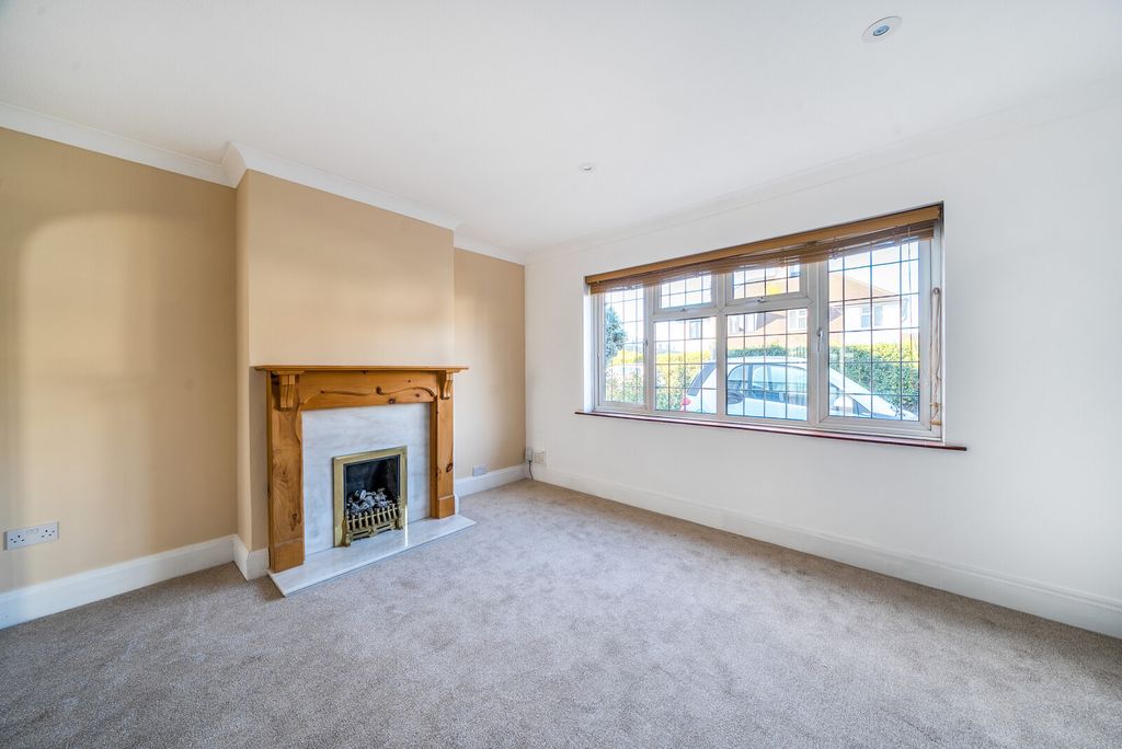 Property photo 3 of 21 Picture 3