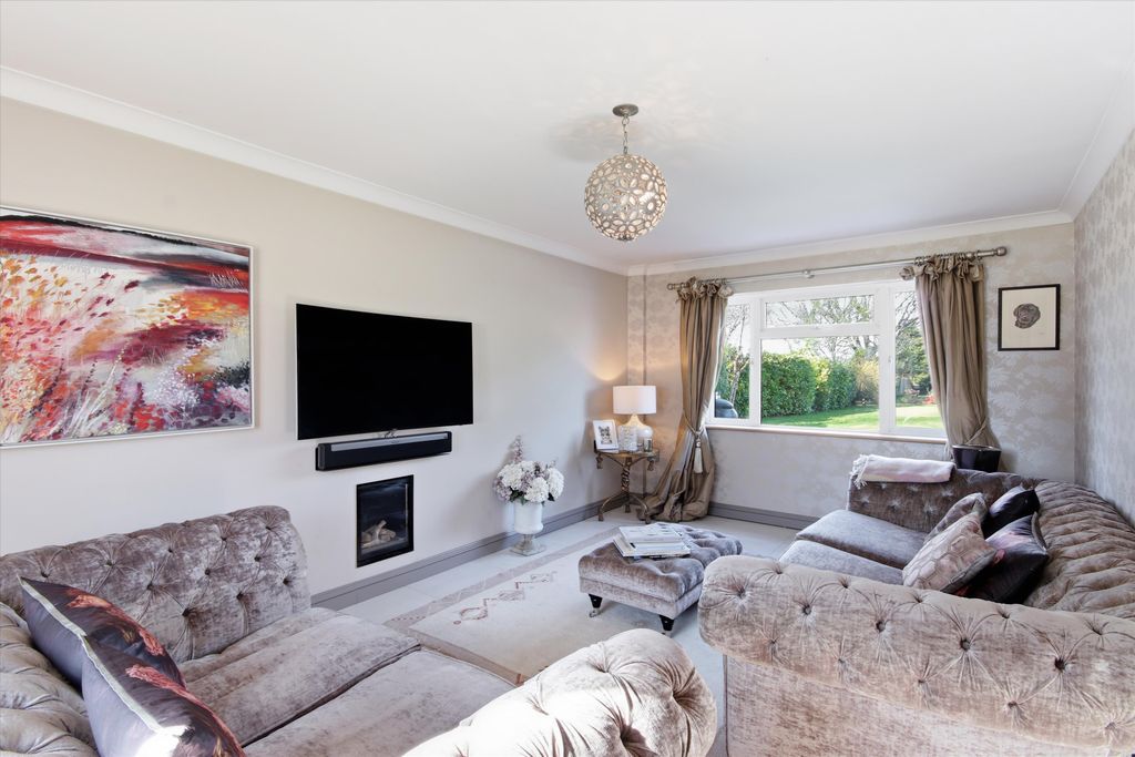 Property photo 3 of 25 Image