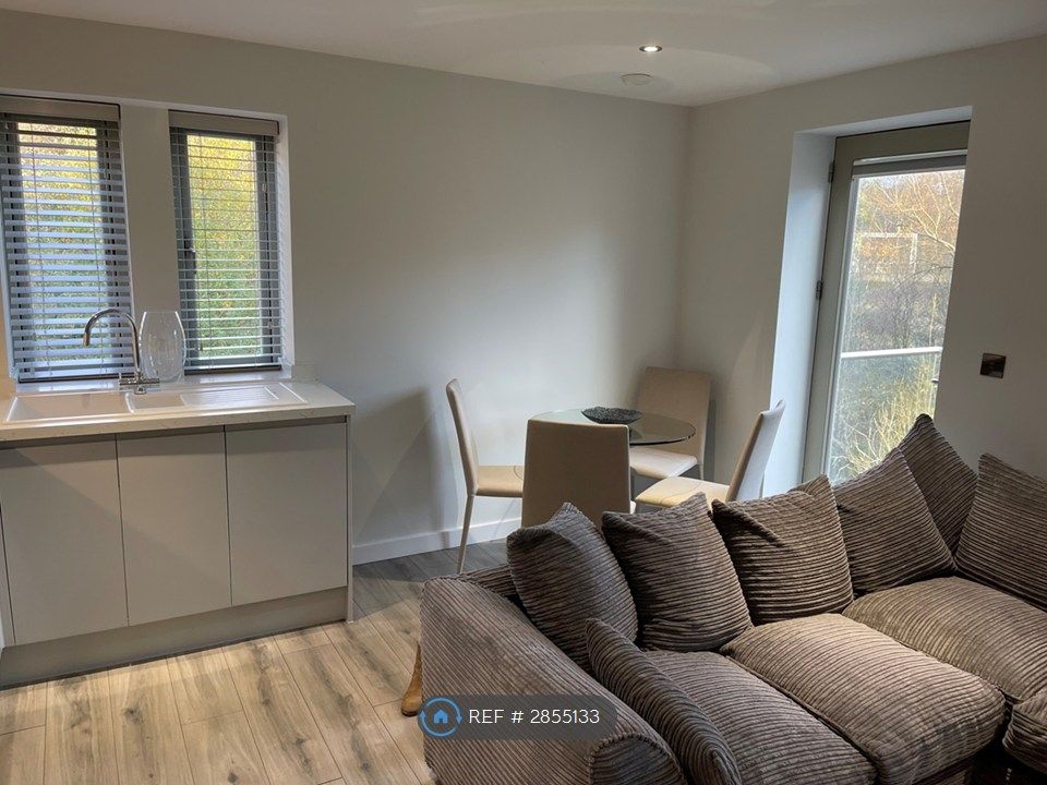 Property photo 2 of 24