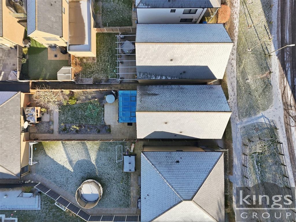 Property photo 2 of 21