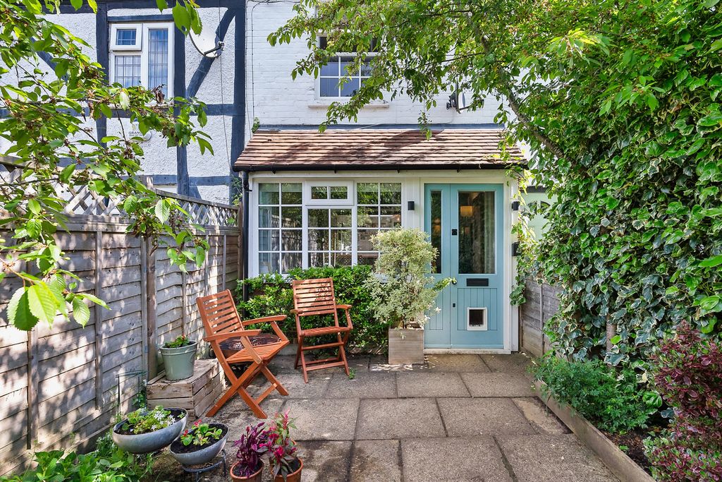 Property photo 2 of 17