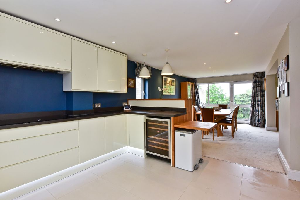 Property photo 2 of 34 5449075