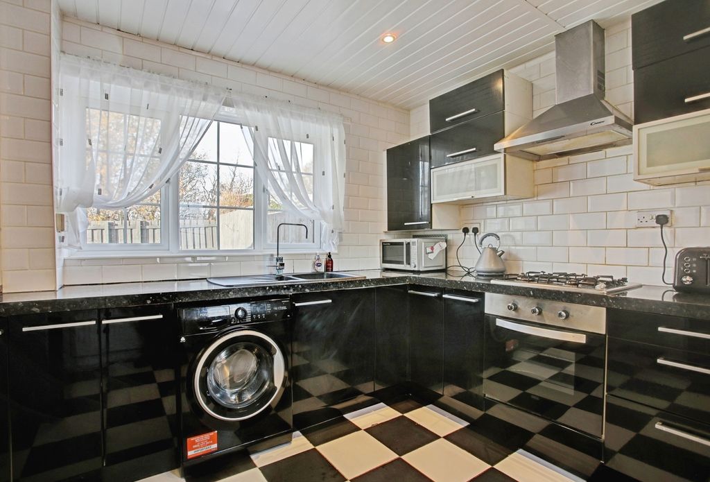 Property photo 3 of 13 Pbox-Img.Jpg