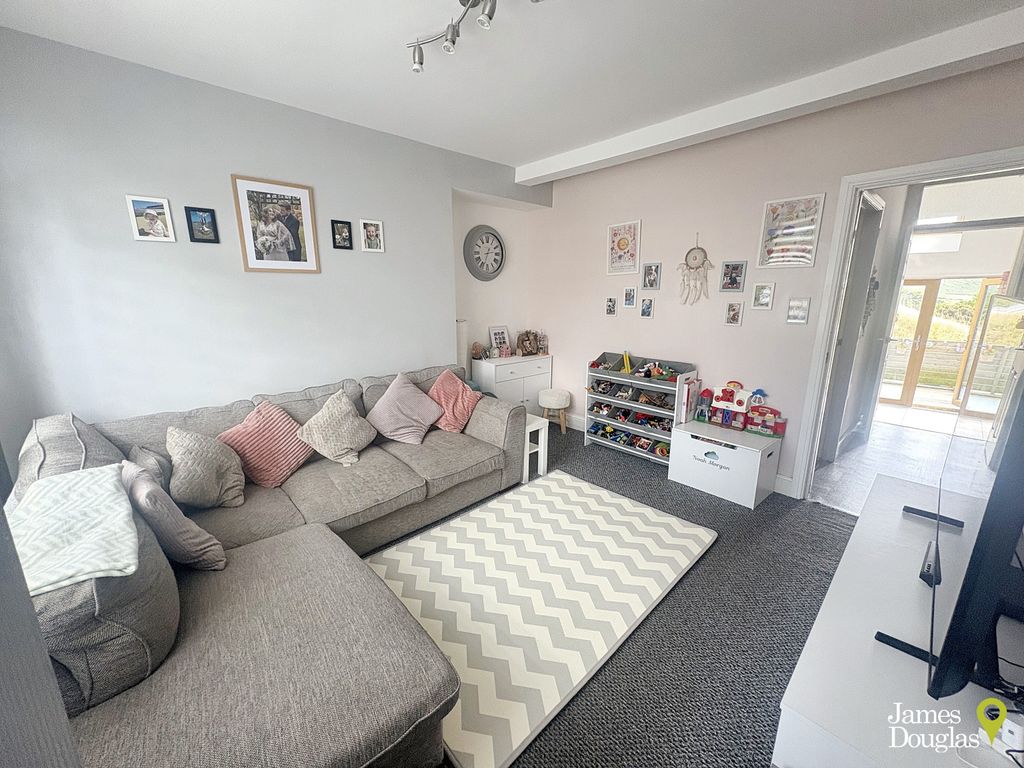 Property photo 2 of 13 Img_5566 (1)