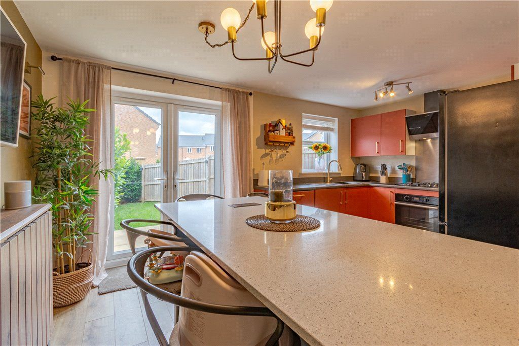 Property photo 2 of 19 Kitchen