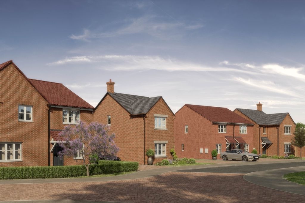 Property photo 2 of 6 Street Scene