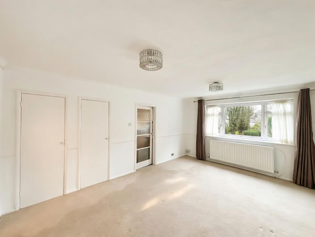 Property photo 2 of 7 P5Hat.Jpg