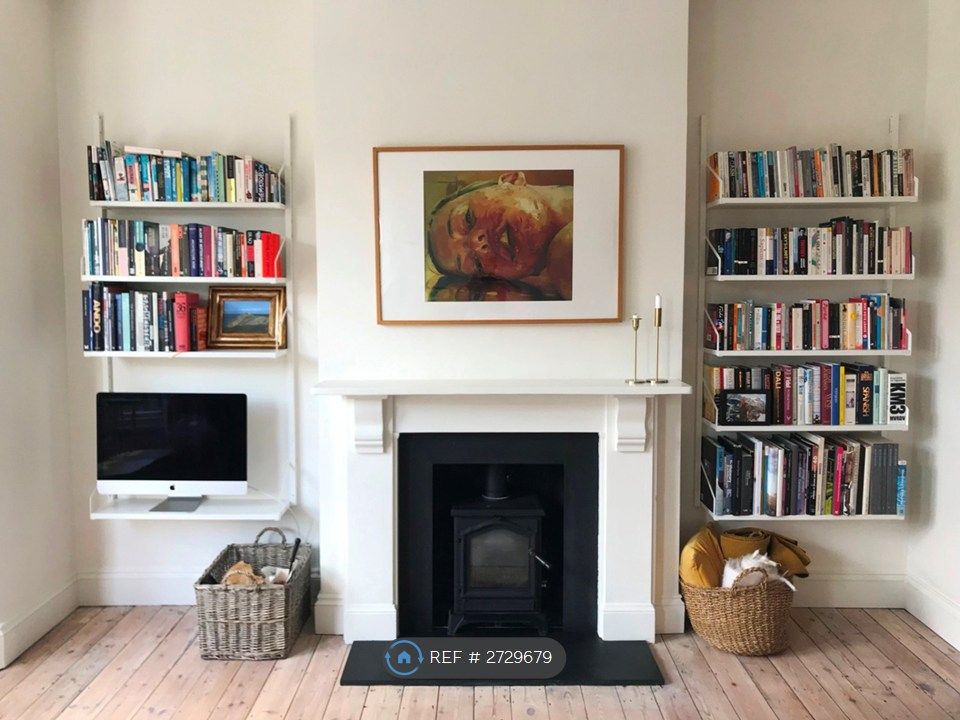 Property photo 3 of 25 Living Room