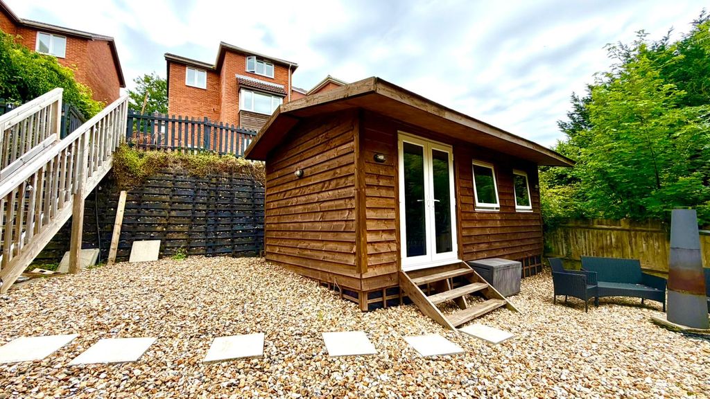 Property photo 3 of 45