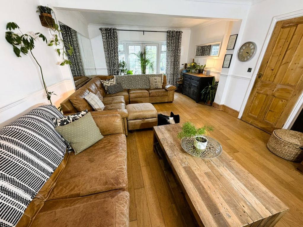 Property photo 3 of 23