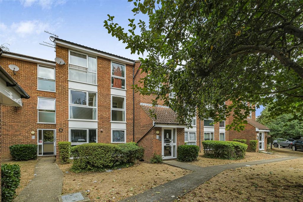 Property photo 1 of 16 52 Trotwood-19.Jpg