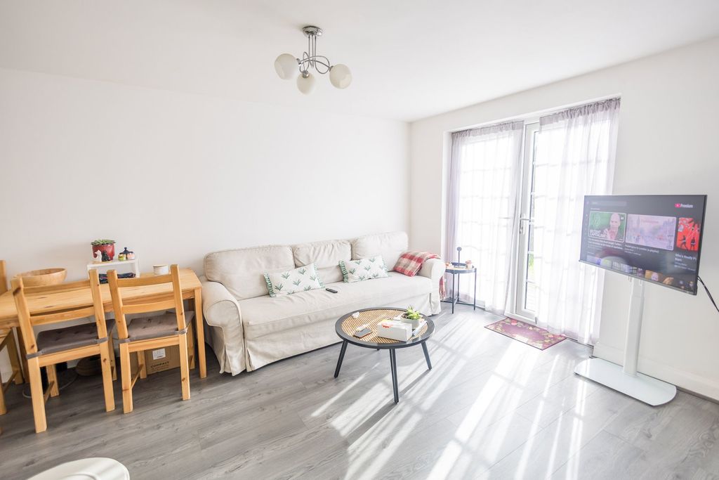 Property photo 3 of 9