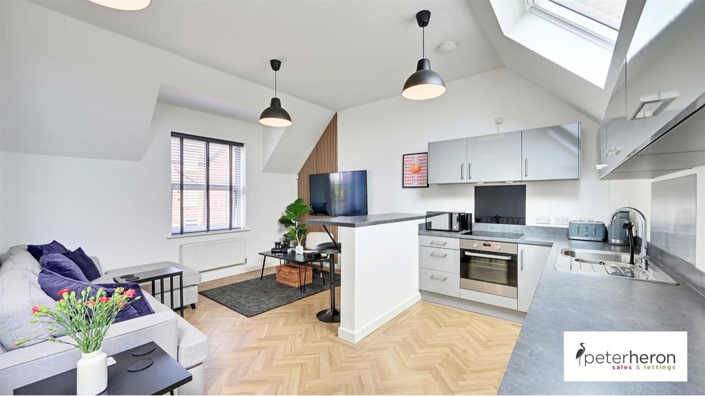 Property photo 2 of 21 Open Plan Lounge And Kitchen