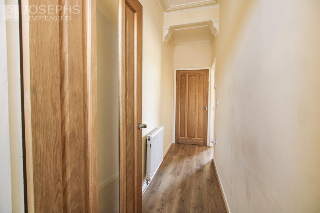 Property photo 2 of 27