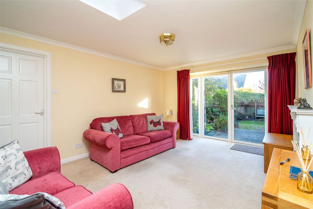 Property photo 3 of 37 Sitting Room