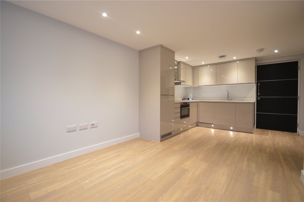 Property photo 3 of 5 Living/Kitchen