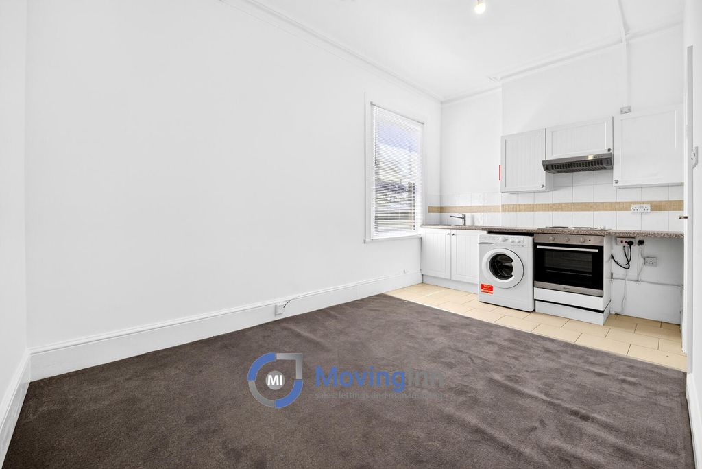 Property photo 1 of 11 Kitchen