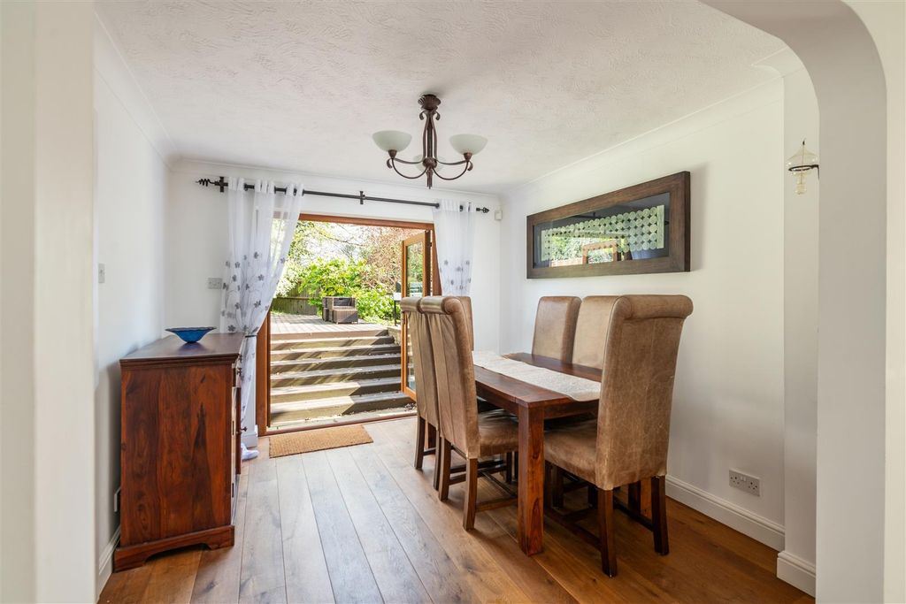 Additional image 4 of 6 bed detached house for saleCrawley Lane, Crawley RH10