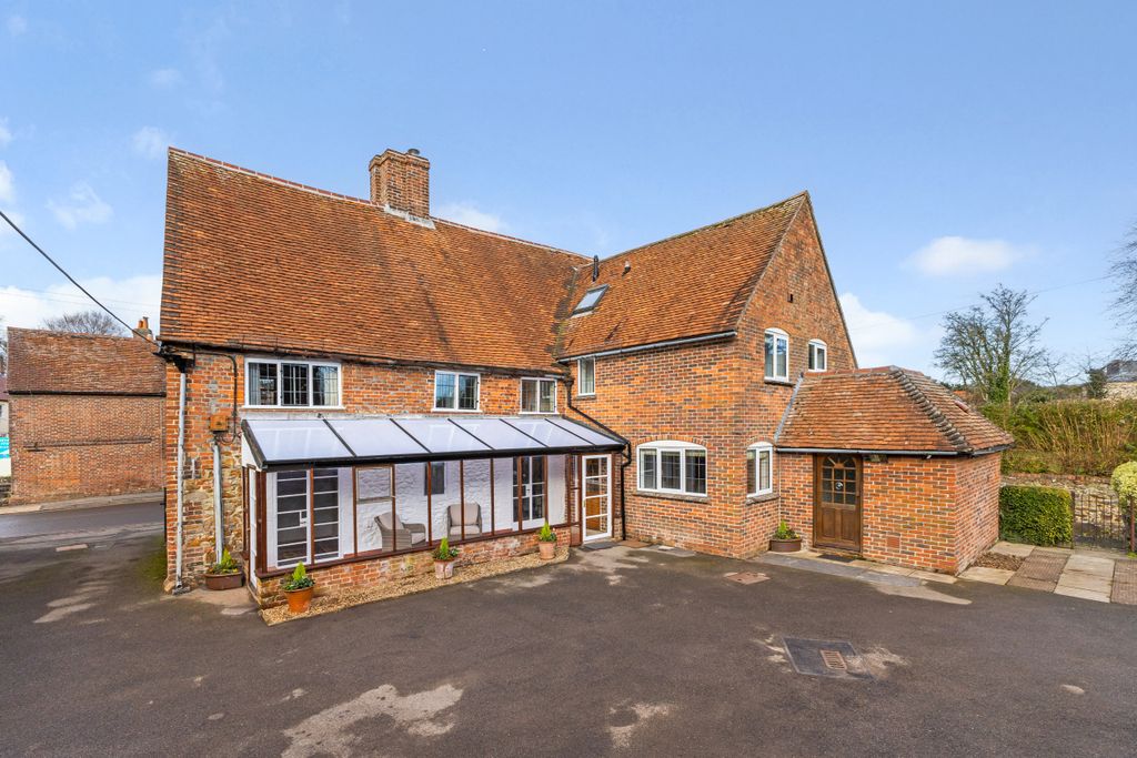 Property photo 2 of 18