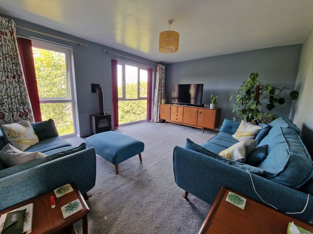 Property photo 3 of 18 Sitting Room