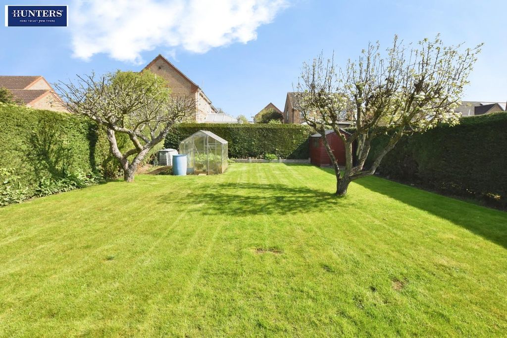 Property photo 2 of 18 Garden